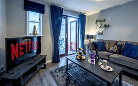 Yew Tree House Contractor / Family Home Free Netflix Fast Wifi Near Dudley/Birmingham